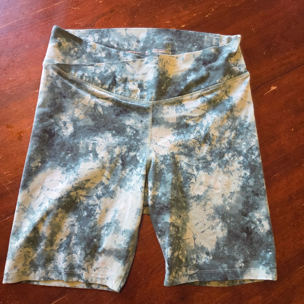 Old Navy Extra High Rise Go Dry Bike Short
